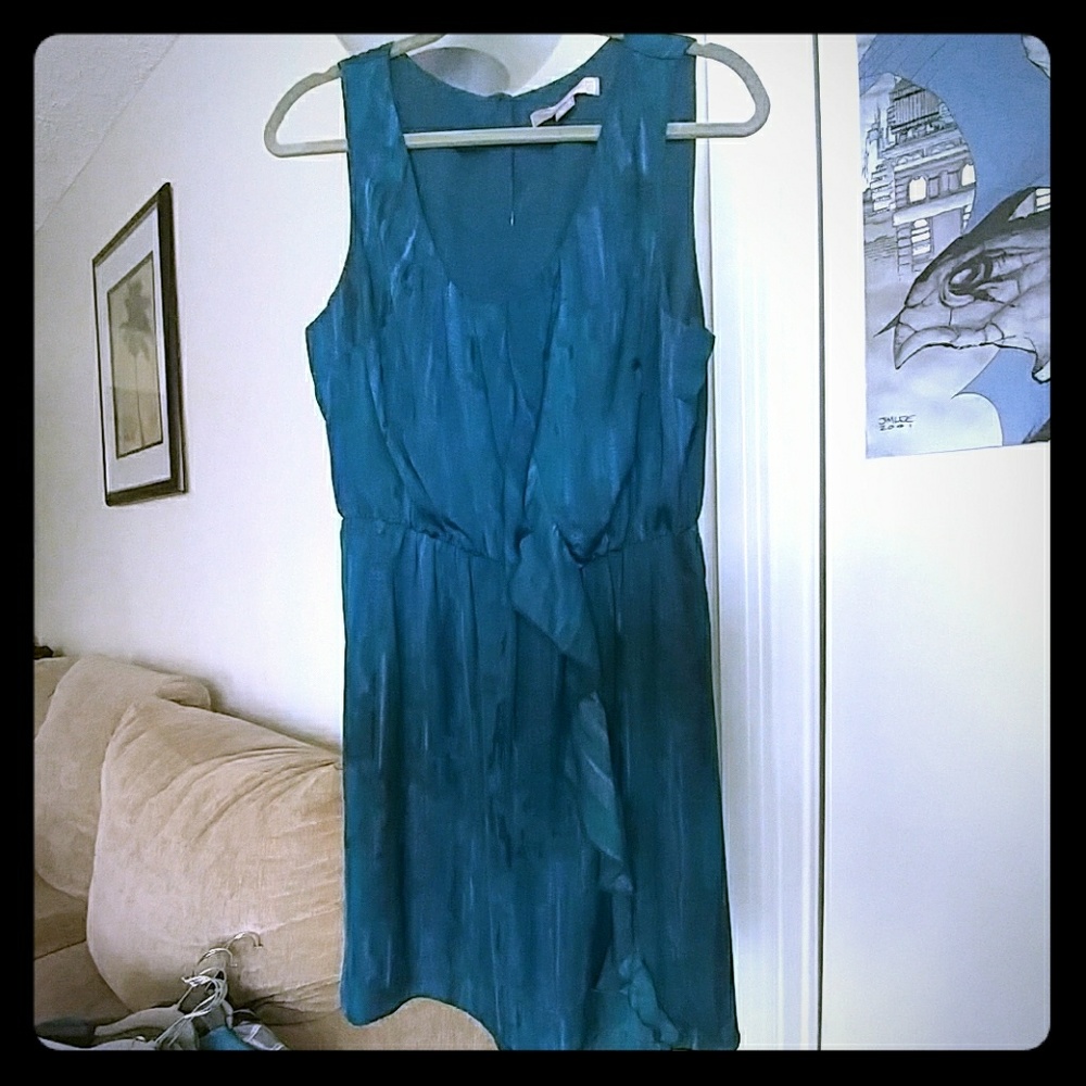 green dress